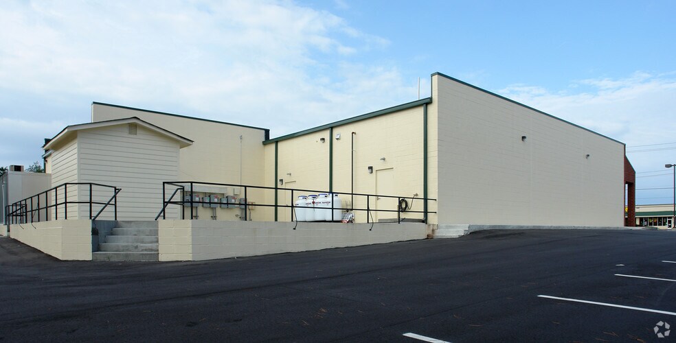 More Photos Of 1214 N Bragg Blvd, Spring Lake Storefront For Lease