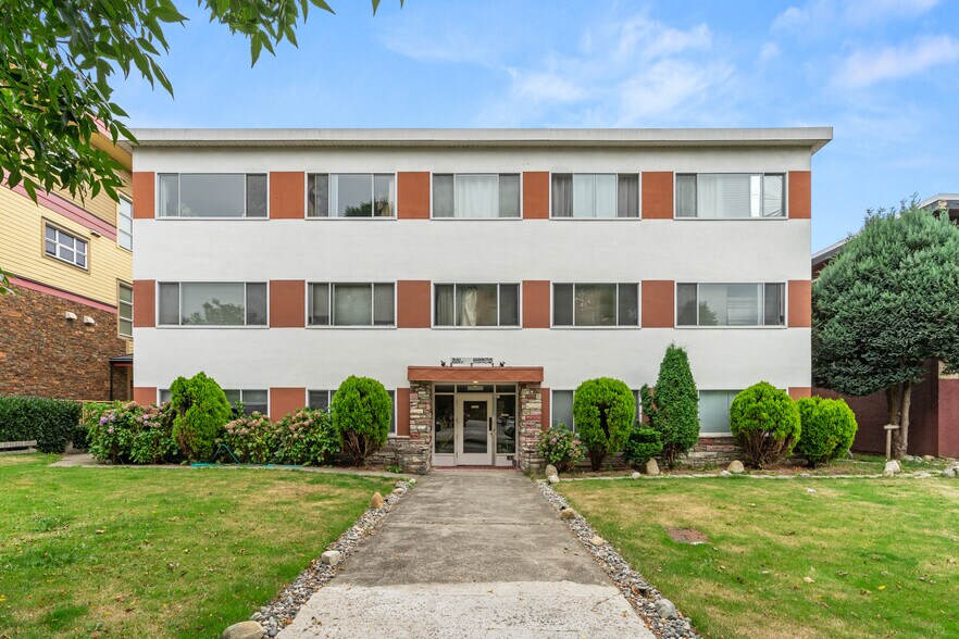 Primary Photo Of 3040 Nanaimo St, Vancouver Apartments For Sale