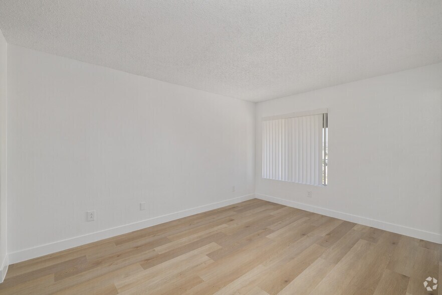 More Photos Of 9360 Creekside Ct, Santee Apartments For Sale