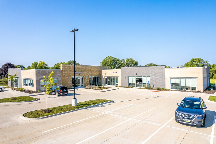 Primary Photo Of 9400 Plum Dr, Urbandale Office For Lease