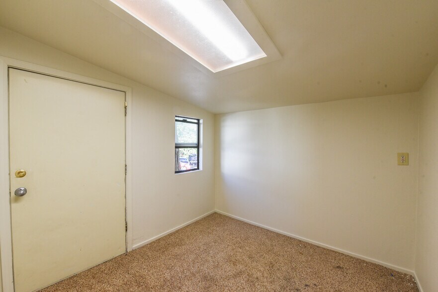 More Photos Of 24967 State Highway 108, Mi Wuk Village Service Station For Sale