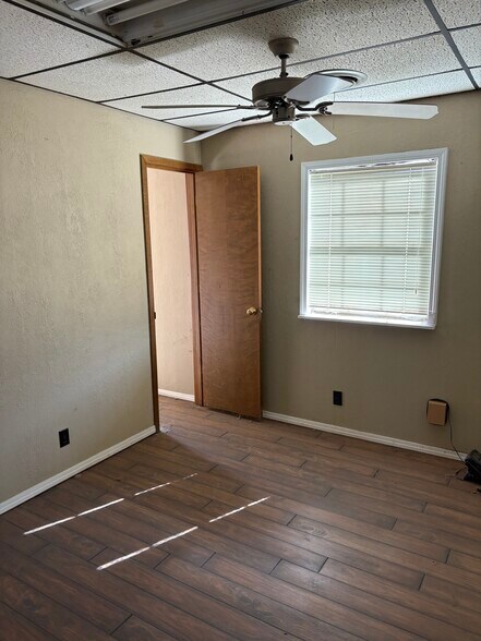 More Photos Of 935 FM168, Olton Warehouse For Sale