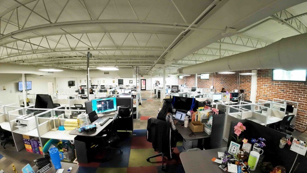 More Photos Of 7490 N 36th St, Pinellas Park Loft Creative Space For Lease