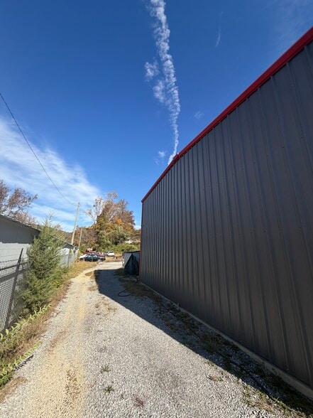 More Photos Of 10092 Chapman Hwy, Seymour Industrial For Sale
