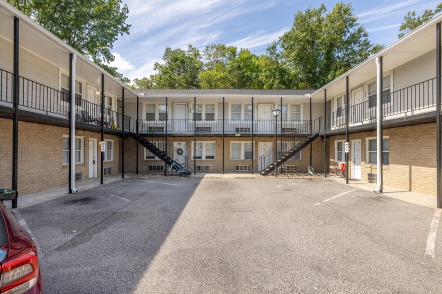 More Photos Of 2107 Rondo St, Charleston Apartments For Sale