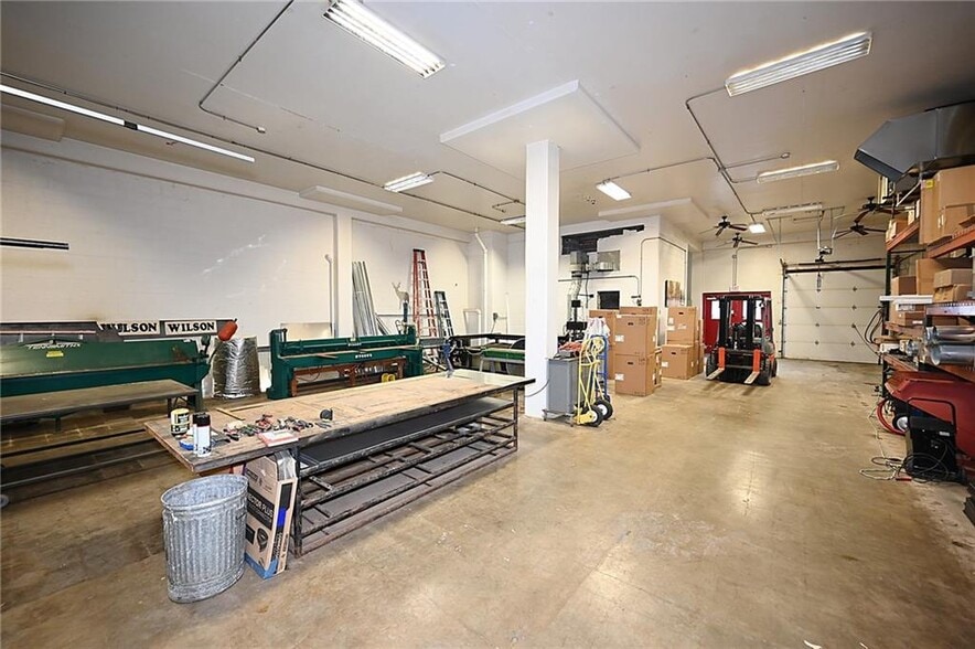 More Photos Of 205 W Brasfield St, Smithville Industrial For Sale