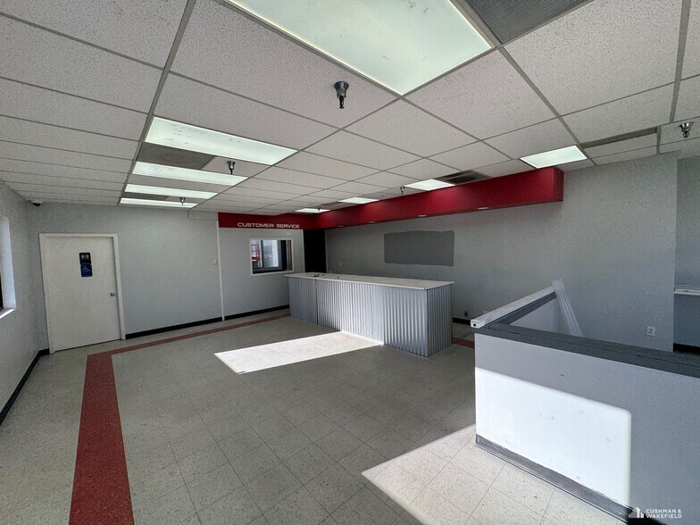 More Photos Of 800 S Lemay Ave, Fort Collins Auto Repair For Lease