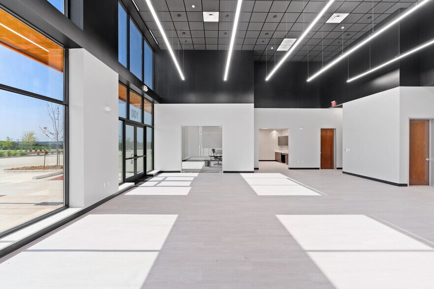 More Photos Of 11708 McAngus Rd, Del Valle Unknown For Lease