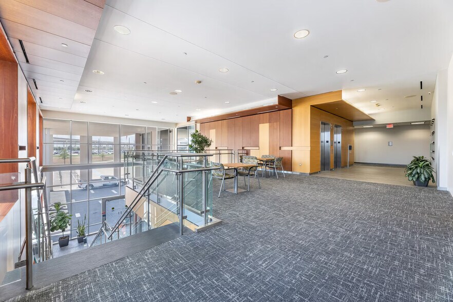 More Photos Of 1331 W Grand Pky N, Katy Medical For Lease