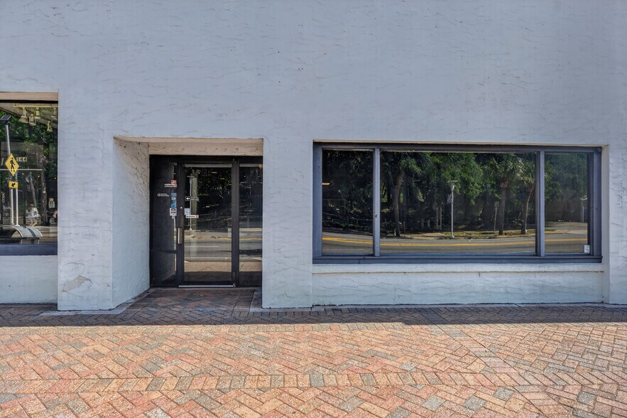 More Photos Of 142 & 144 US-98 Miracle Strip Pky, Fort Walton Beach Storefront For Sale