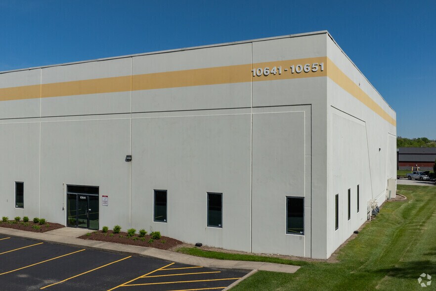 Primary Photo Of 10641-10651 Freeport Dr, Louisville Warehouse For Lease