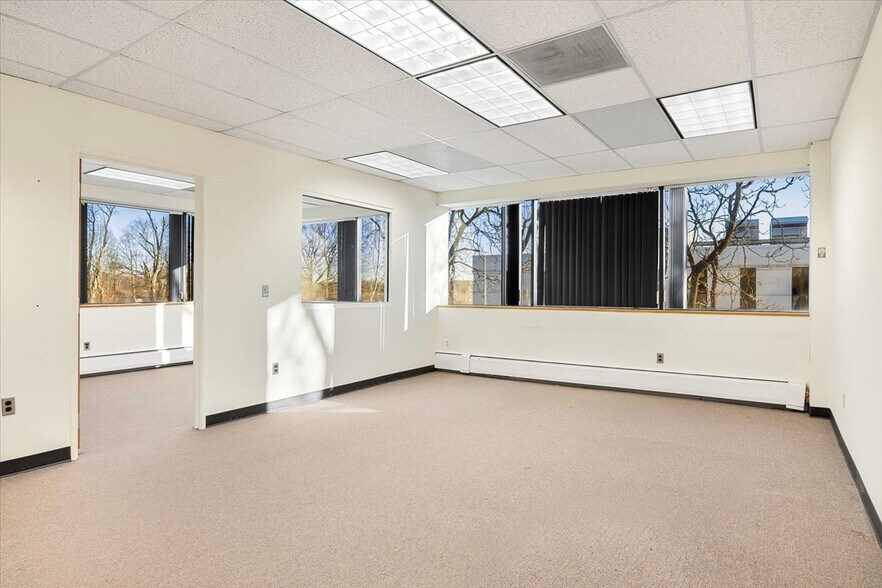 More Photos Of 140 Littleton Rd, Parsippany Office For Lease