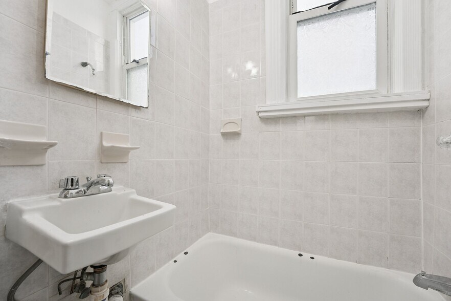 More Photos Of 910 19th St, Union City Multifamily For Sale