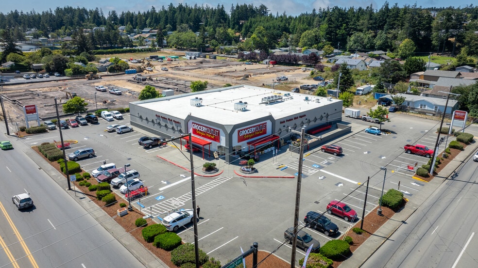 Primary Photo Of 2040 Broadway St, North Bend Supermarket For Sale