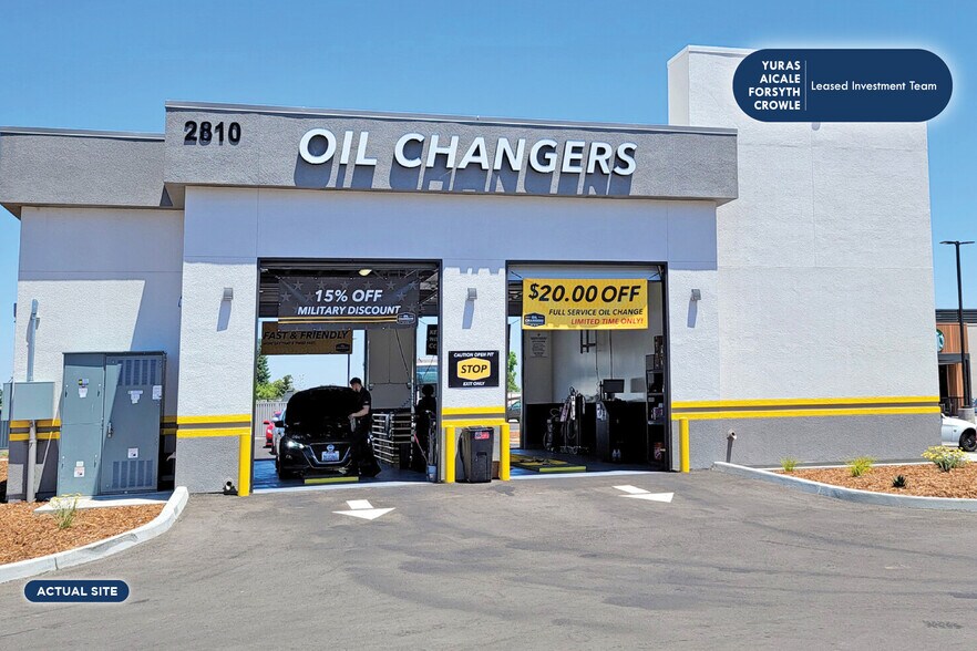 Primary Photo Of 2810 Jensen Ave, Sanger Auto Repair For Sale