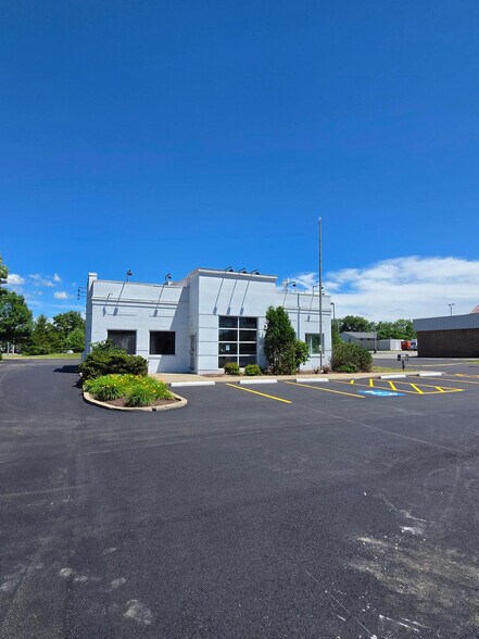 Primary Photo Of 1245 Pearl Rd, Brunswick Fast Food For Lease