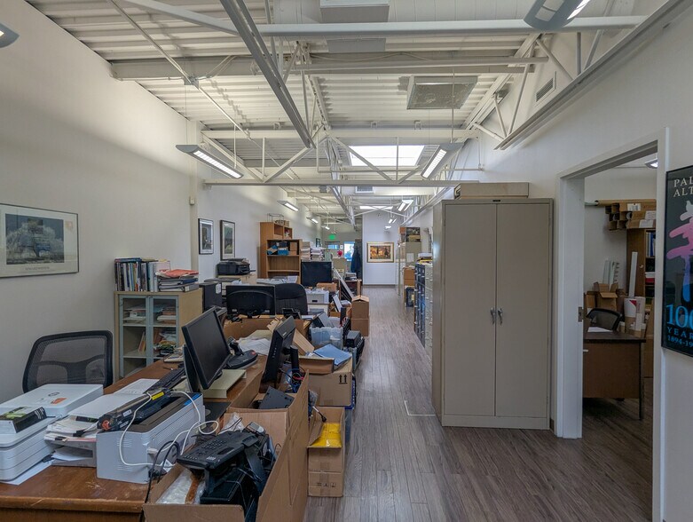 More Photos Of 2550 El Camino Real, Redwood City Storefront Retail Office For Lease