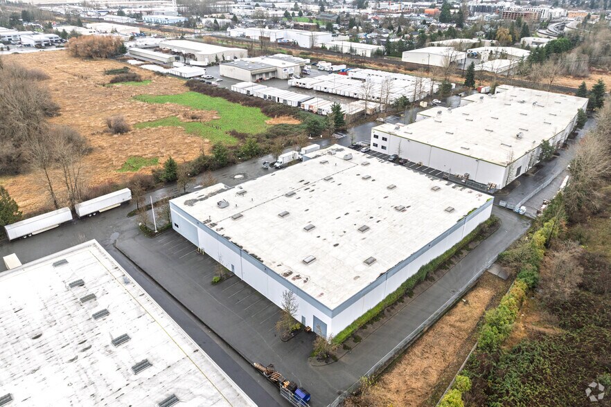 More Photos Of 1028 4th St SW, Auburn Warehouse For Lease
