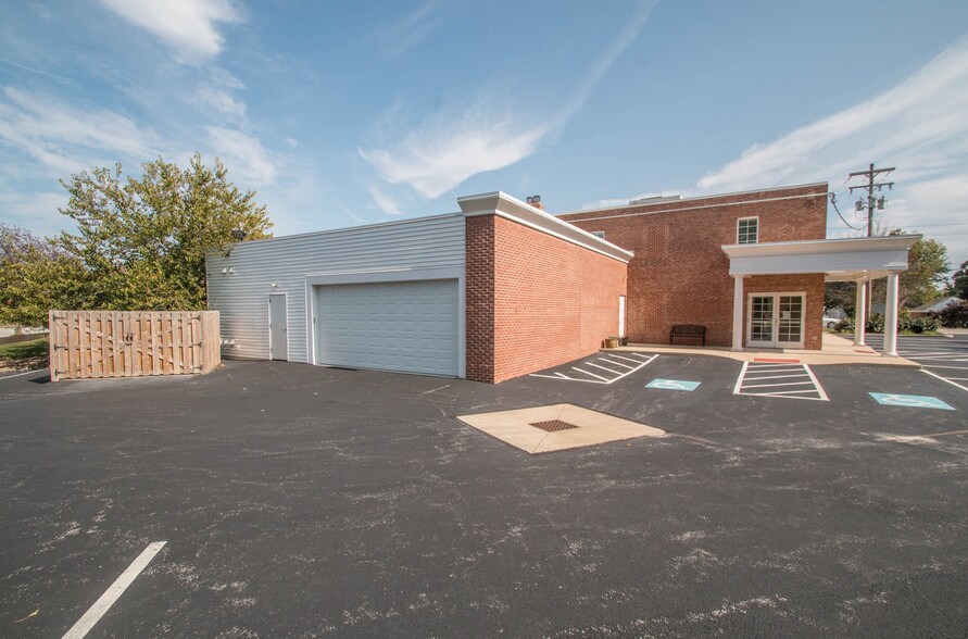 More Photos Of 22100 Mastick Rd, Fairview Park Office For Sale