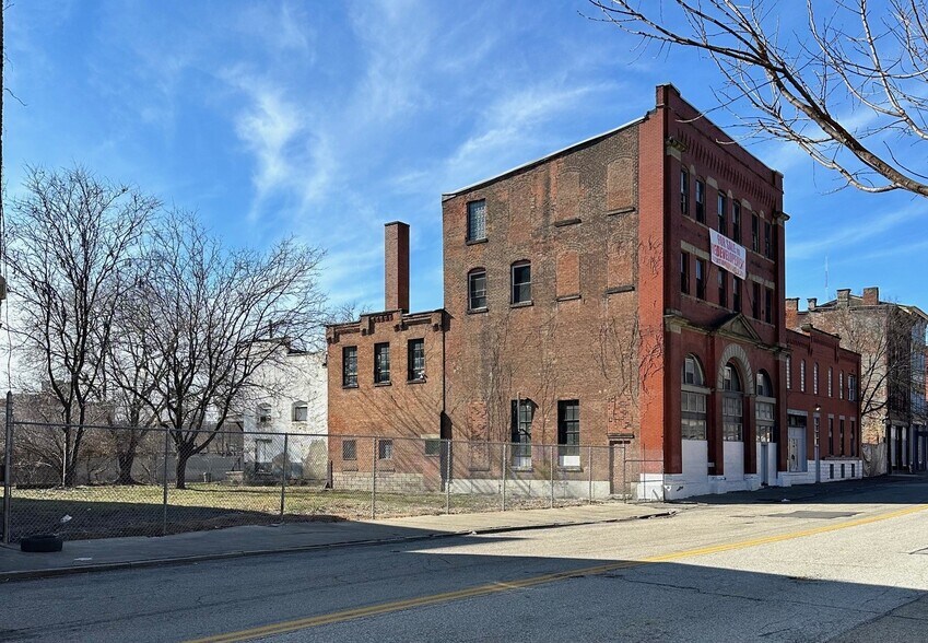 More Photos Of 2133 Central Ave, Cincinnati Light Manufacturing For Sale