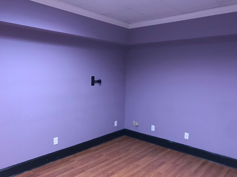 More Photos Of 7961 Hwy 92, Woodstock Medical For Lease