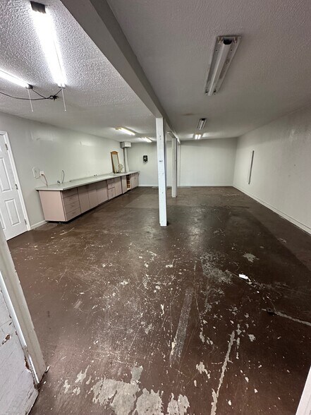 More Photos Of 716 Wesley Ave, Tarpon Springs Warehouse For Lease