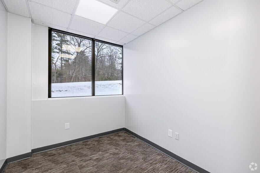 More Photos Of 299 Industrial Ln, Torrington Distribution For Lease