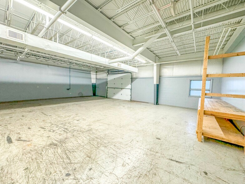 More Photos Of 2888 Nationwide Pky, Brunswick Light Manufacturing For Lease