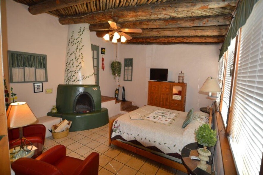 More Photos Of 416 La Lomita Rd, Taos Hospitality For Sale