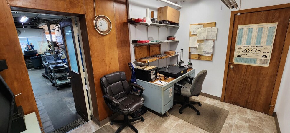 More Photos Of 5 Cross St, Meriden Warehouse For Sale