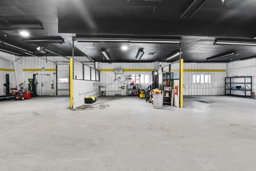 More Photos Of 4560 S Federal Blvd, Englewood Auto Repair For Sale