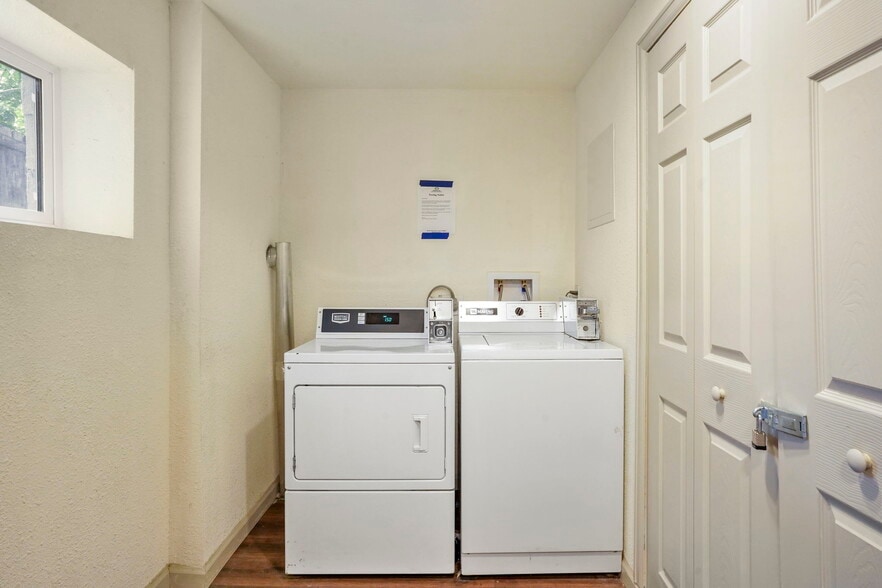 More Photos Of 982 S Sheridan Blvd, Denver Apartments For Sale