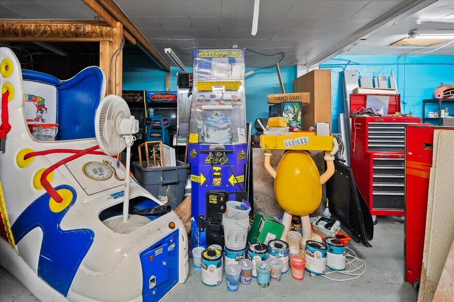 More Photos Of 120-124 E Crawford St, Deer Park Freestanding For Sale