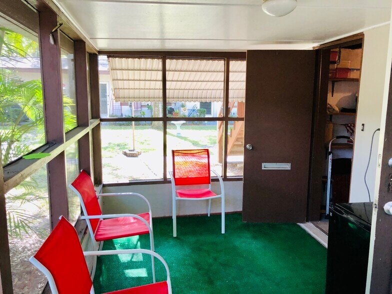 More Photos Of 815 2nd Ave NW, Largo Apartments For Sale