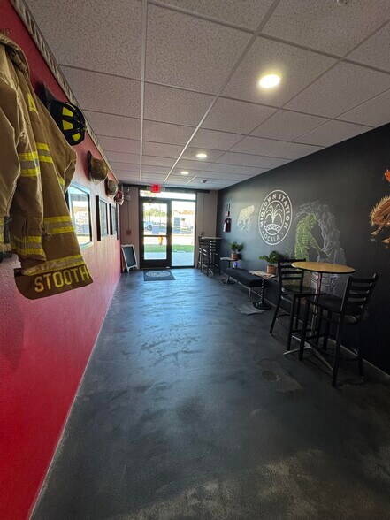 More Photos Of 235 NE Watula Ave, Ocala Restaurant For Sale