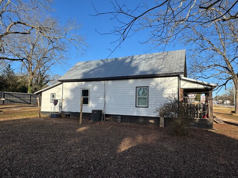 More Photos Of 8665 Maysville Rd, Maysville Self Storage For Sale