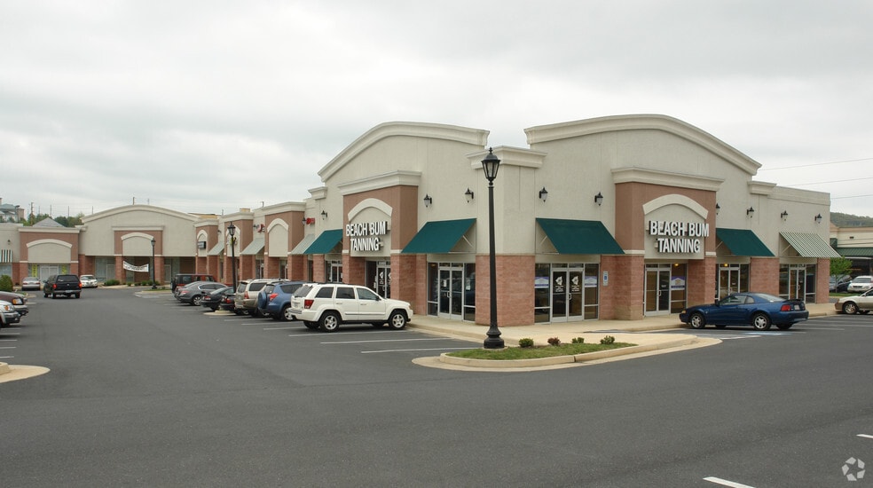 More Photos Of 1645 Reservoir St, Harrisonburg Storefront For Lease