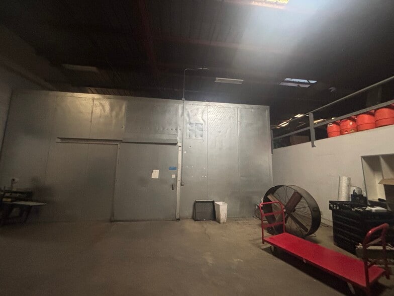 More Photos Of 6917 Mccomber St, Sacramento Warehouse For Sale