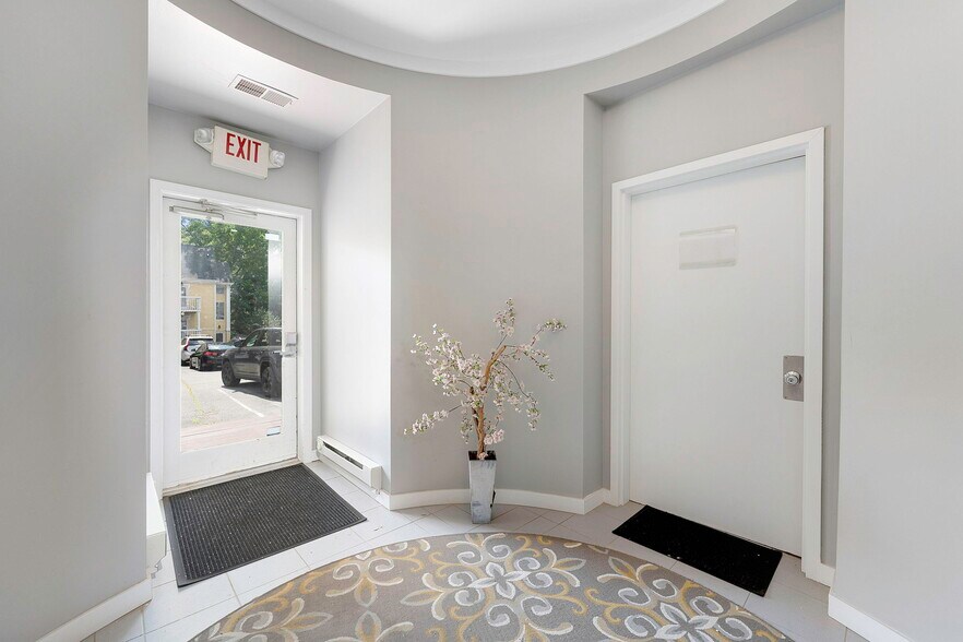 More Photos Of 201-203 Loudoun St SW, Leesburg Office Residential For Lease