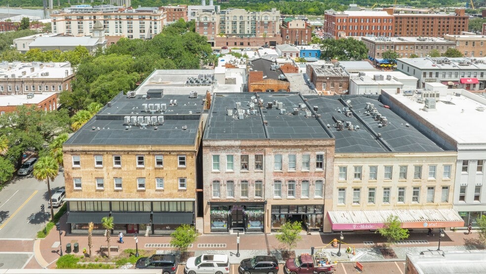 More Photos Of 322 W Broughton St, Savannah Storefront For Lease