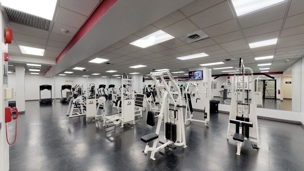 More Photos Of 145 Pinelawn Rd, Melville Office For Lease