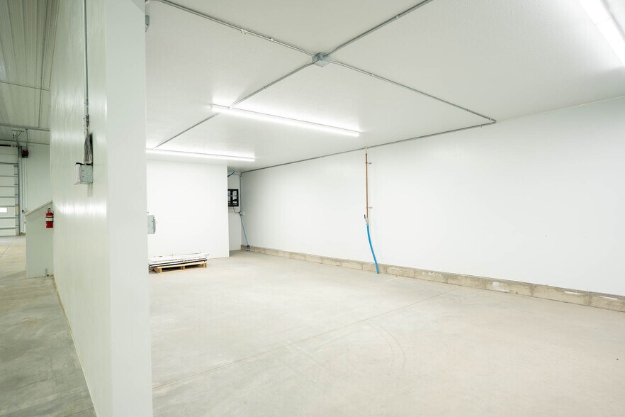 More Photos Of N5550 County Road Z, Onalaska Flex For Sale