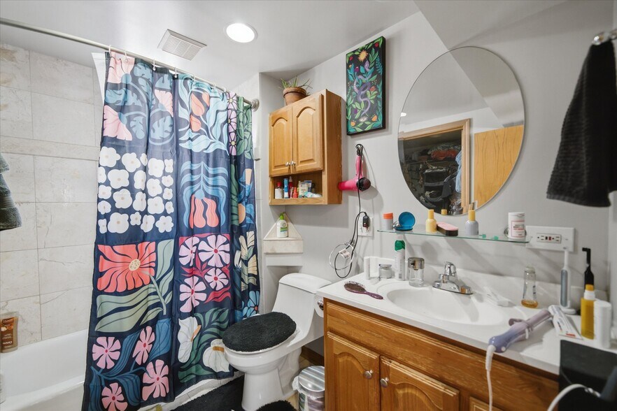 More Photos Of 2418 N Western Ave, Chicago Apartments For Sale
