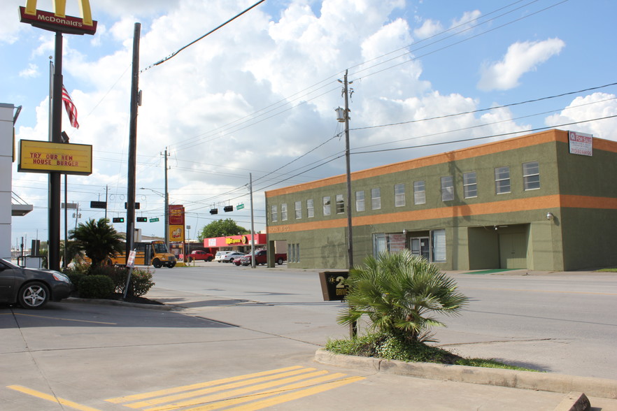 Primary Photo Of 100 N Main St, Galena Park Storefront For Sale