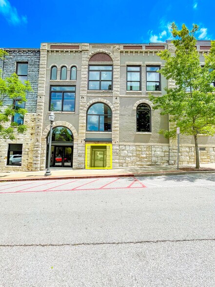 More Photos Of 26 W Center St, Fayetteville Storefront Retail Office For Lease