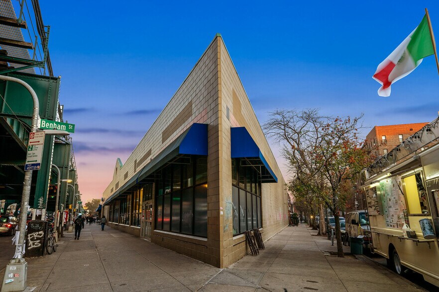 More Photos Of 9108-9116 Roosevelt Ave, Jackson Heights Drugstore For Lease