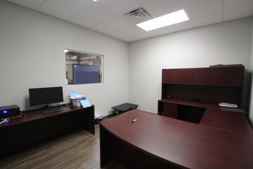 More Photos Of 2023 59th Ter E, Bradenton Warehouse For Lease