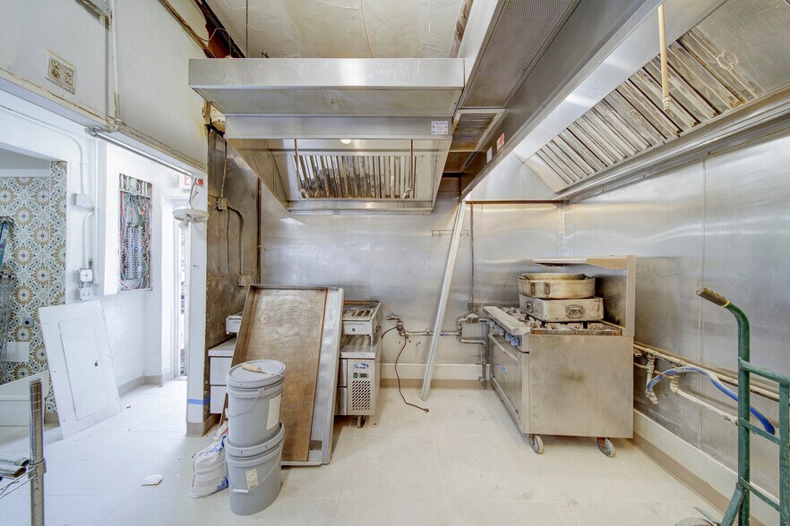 More Photos Of 3791 Bird Rd, Miami Restaurant For Lease