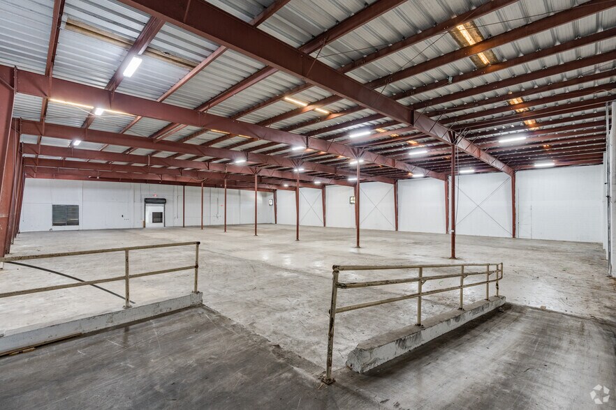More Photos Of 3500 NW 77th Ct, Doral Warehouse For Sale
