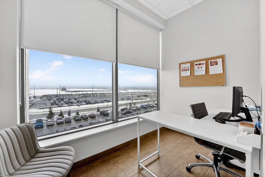 More Photos Of 3075 Hospital Gate, Oakville Medical For Lease